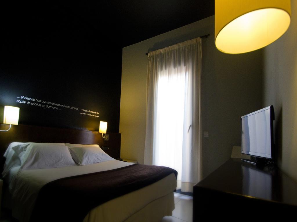 Hostal Badaloní Badalona Quarto foto